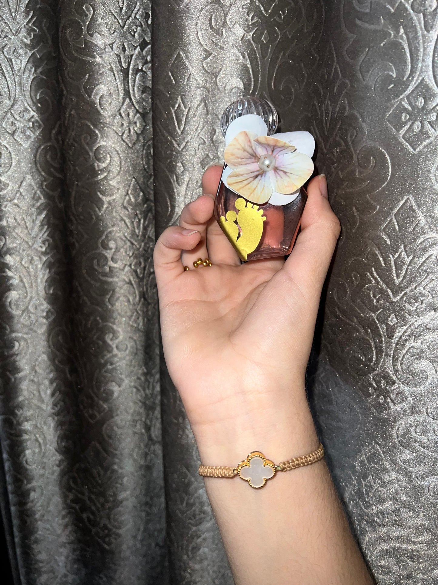 Parfum avec fleur